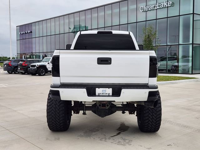 Used 2016 Chevrolet Silverado 2500 High Country w/ Duramax Plus Package AWD/4WD image 9