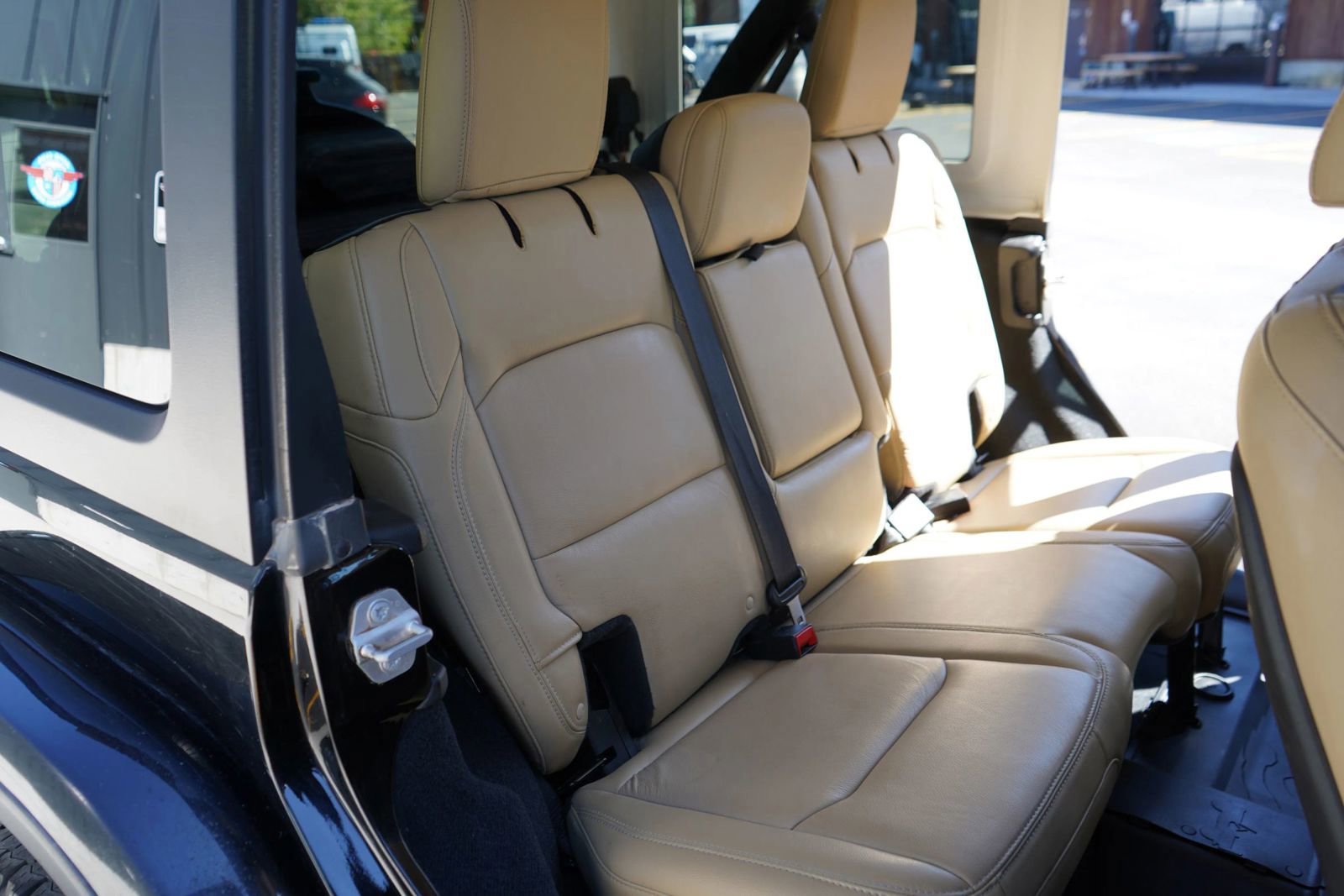 Used 2018 Jeep Wrangler Unlimited Rubicon image 13