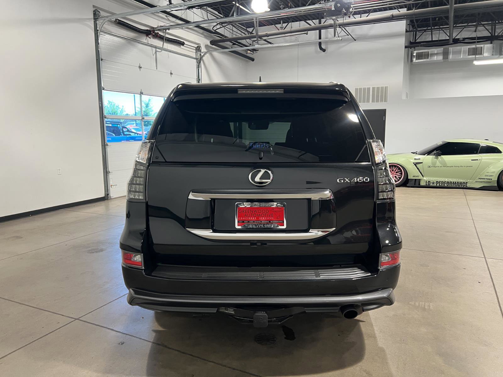 Used 2023 Lexus GX 460 Luxury w/ Sport Design Package AWD/4WD image 4