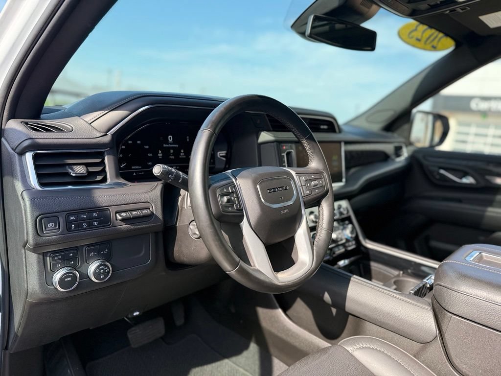 Used 2023 GMC Yukon Denali AWD/4WD image 9