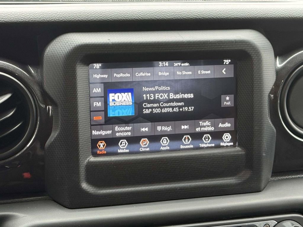 Used 2020 Jeep Gladiator Sport image 17