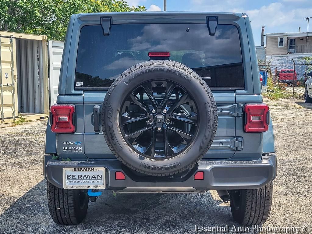 Used 2024 Jeep Wrangler Unlimited Sahara AWD/4WD image 7