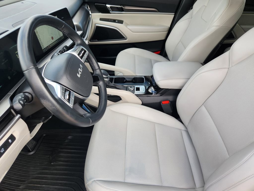 Used 2025 Kia Telluride S image 12