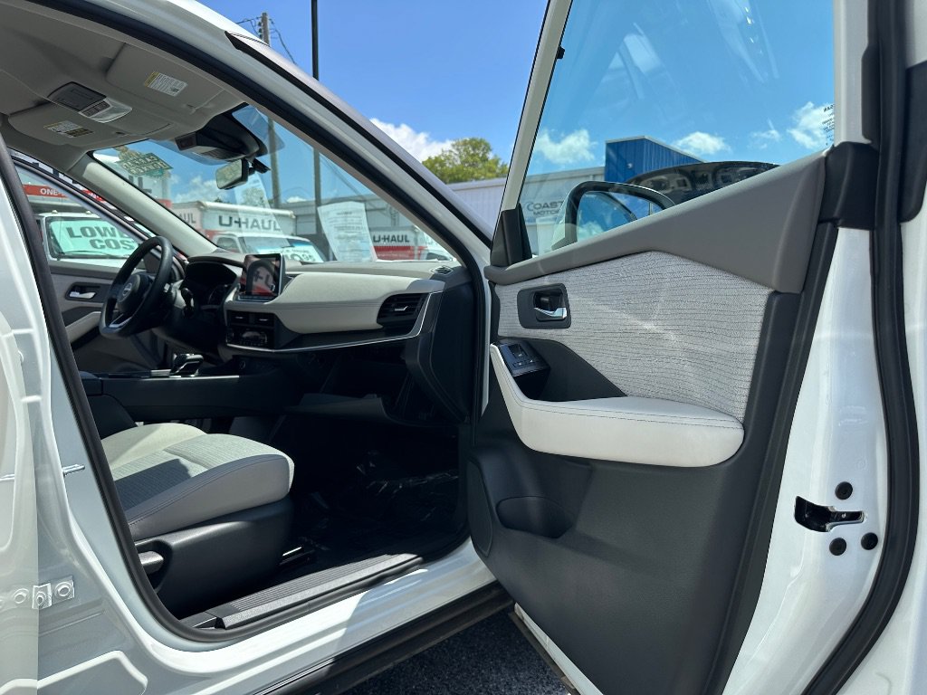 Used 2023 Nissan Rogue SV AWD/4WD image 10