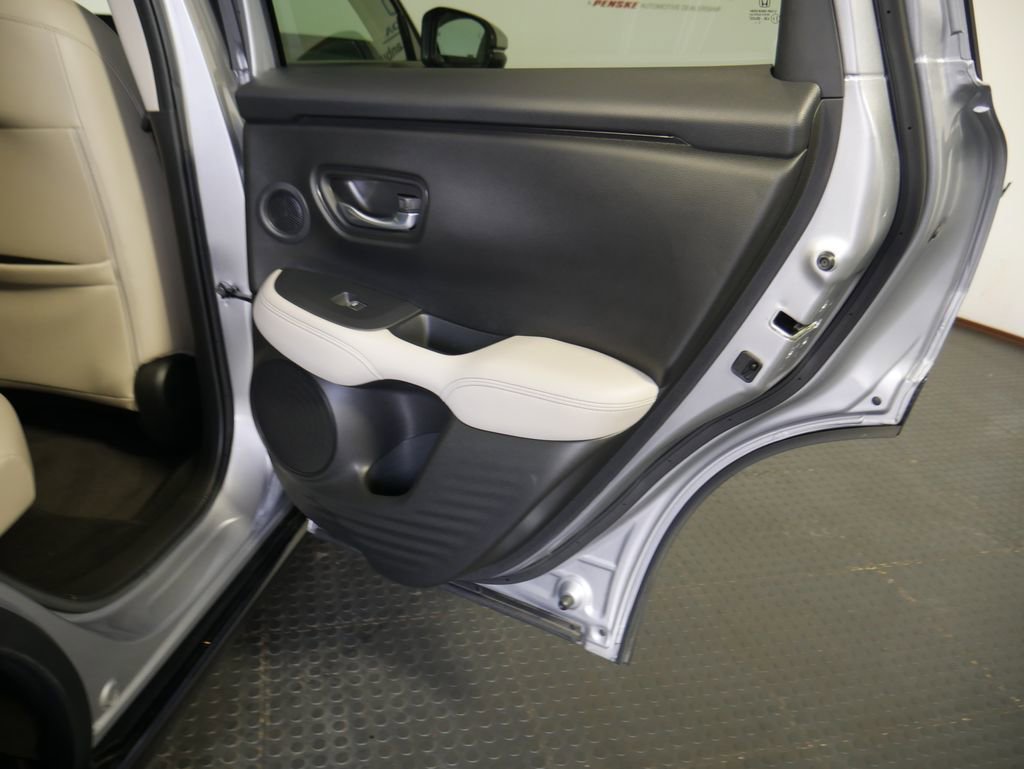 Used 2023 Honda HR-V EX-L image 7