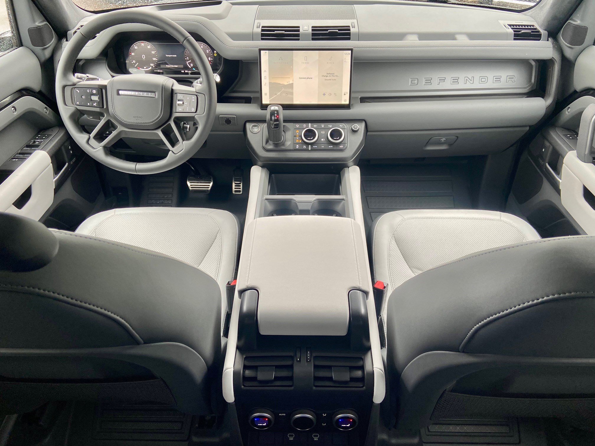 New 2025 Land Rover Defender 110 V8 image 4