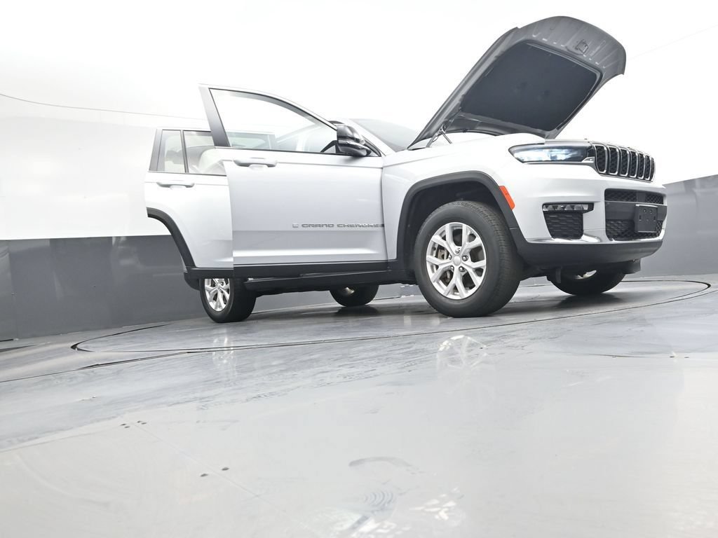 Used 2023 Jeep Grand Cherokee L Limited AWD/4WD image 55