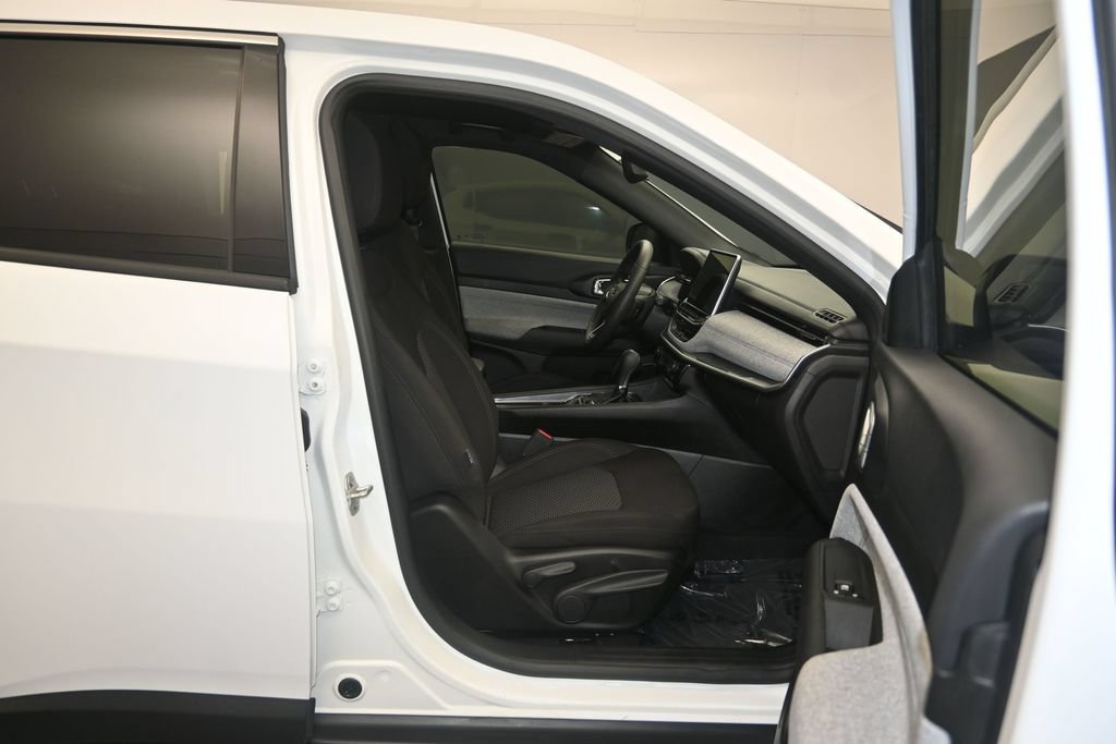 Used 2024 Jeep Compass Sport AWD/4WD image 25