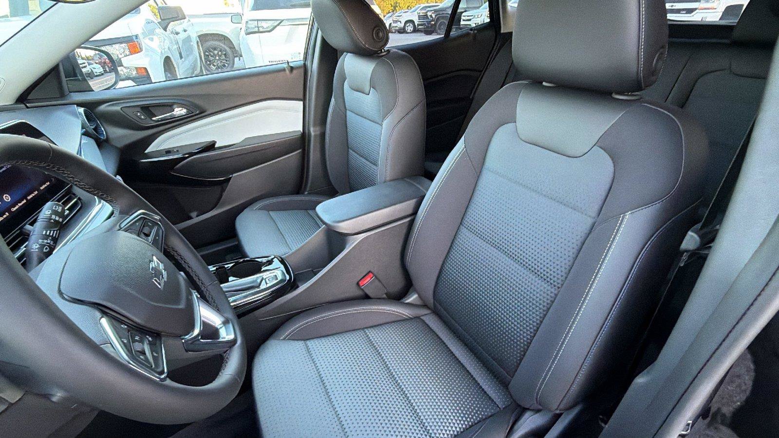 New 2026 Chevrolet Trax LT w/ Driver Confidence Package FWD image 4