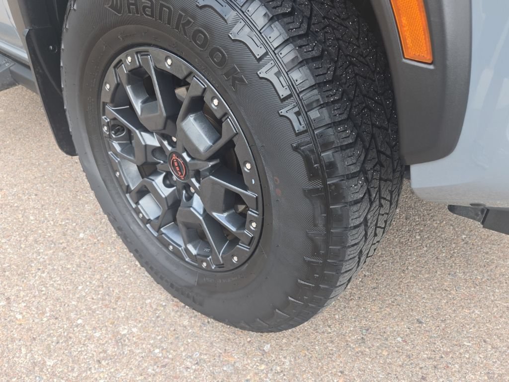 Used 2023 Nissan Frontier PRO-4X w/ Pro-4X Premium Package AWD/4WD image 43