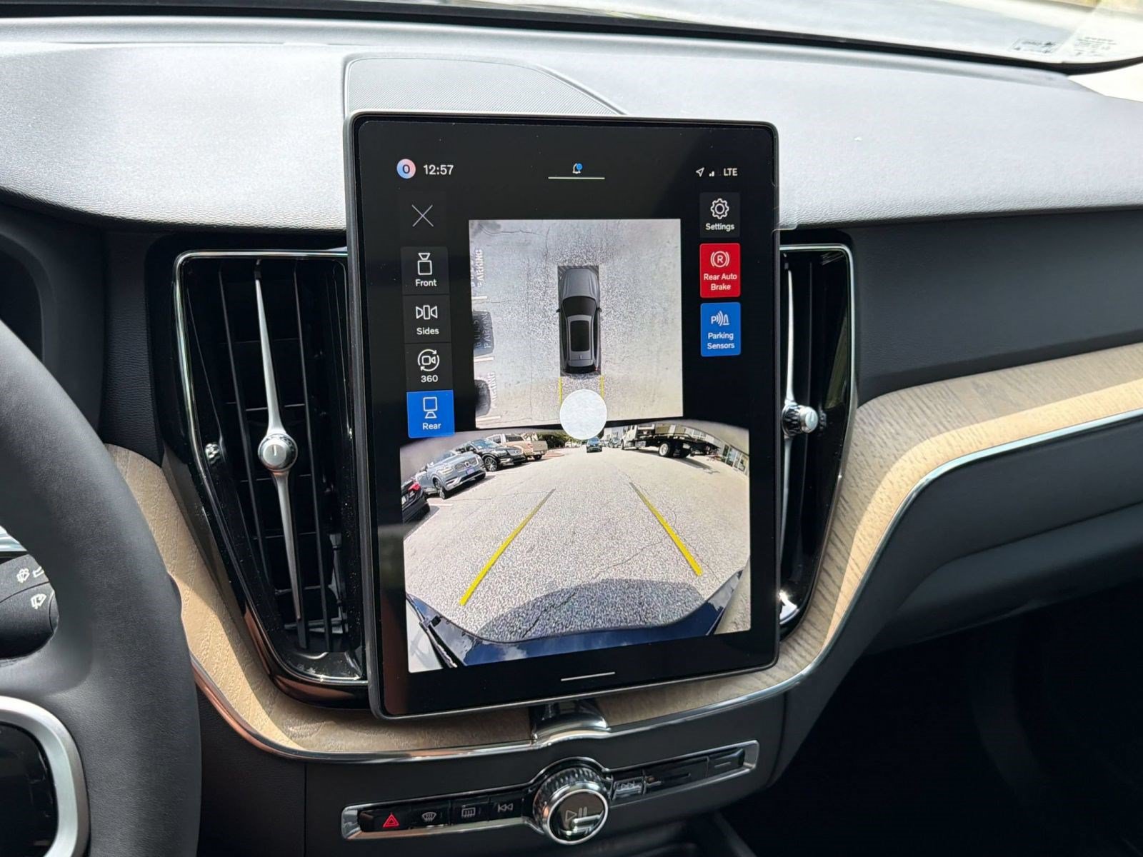 New 2026 Volvo XC60 B5 Plus AWD/4WD image 21