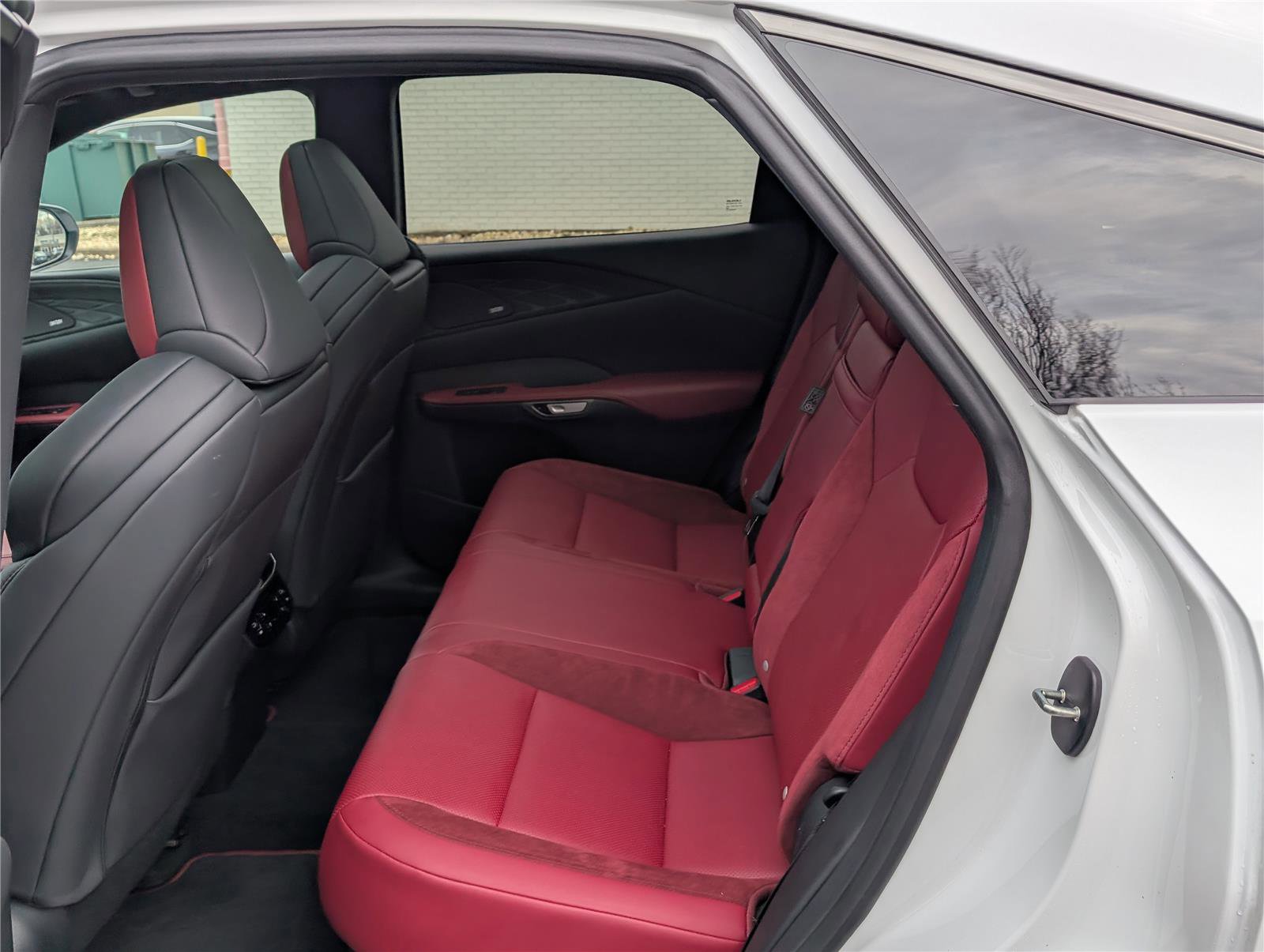 Used 2025 Lexus RX 500h F Sport w/ Convenience Package image 16