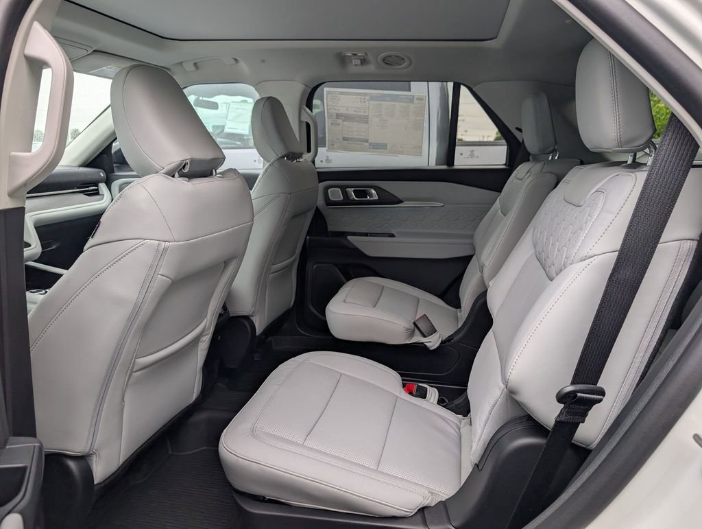 New 2026 Ford Explorer Platinum w/ LUX Leather Package AWD/4WD image 19