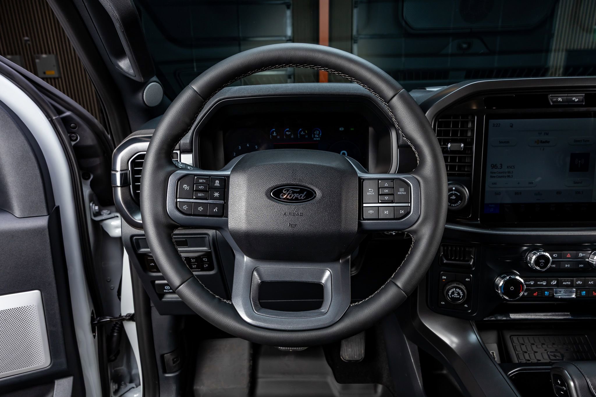 Used 2026 Ford F150 Lariat AWD/4WD image 19