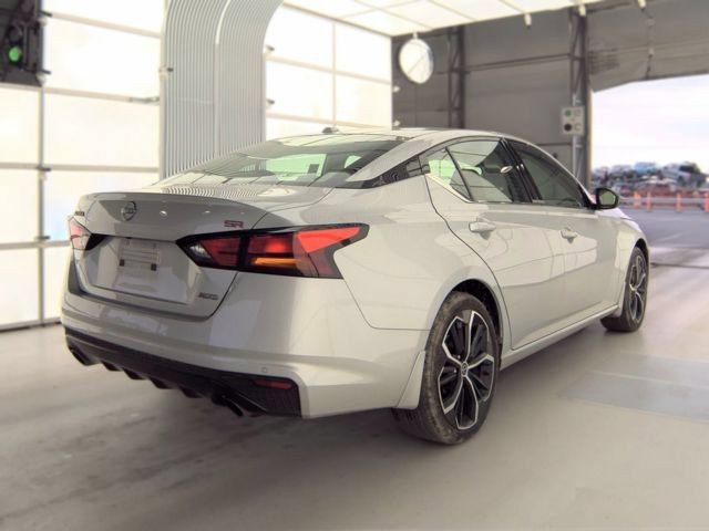 Used 2025 Nissan Altima 2.5 SR AWD/4WD image 3