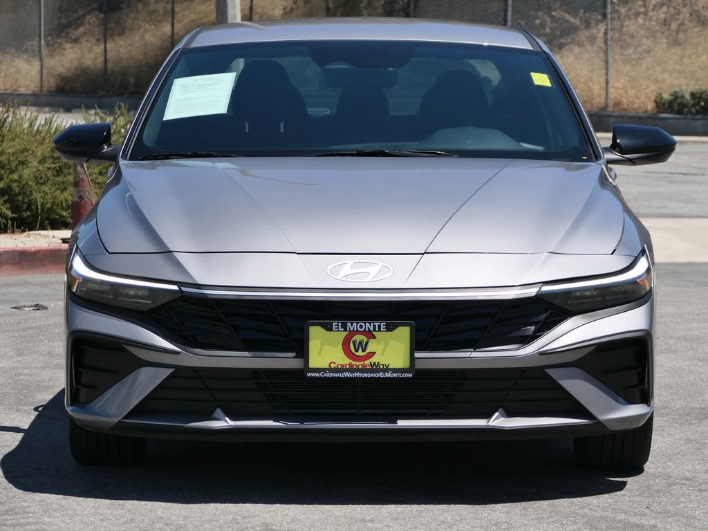 Certified 2025 Hyundai Elantra Sport FWD image 8