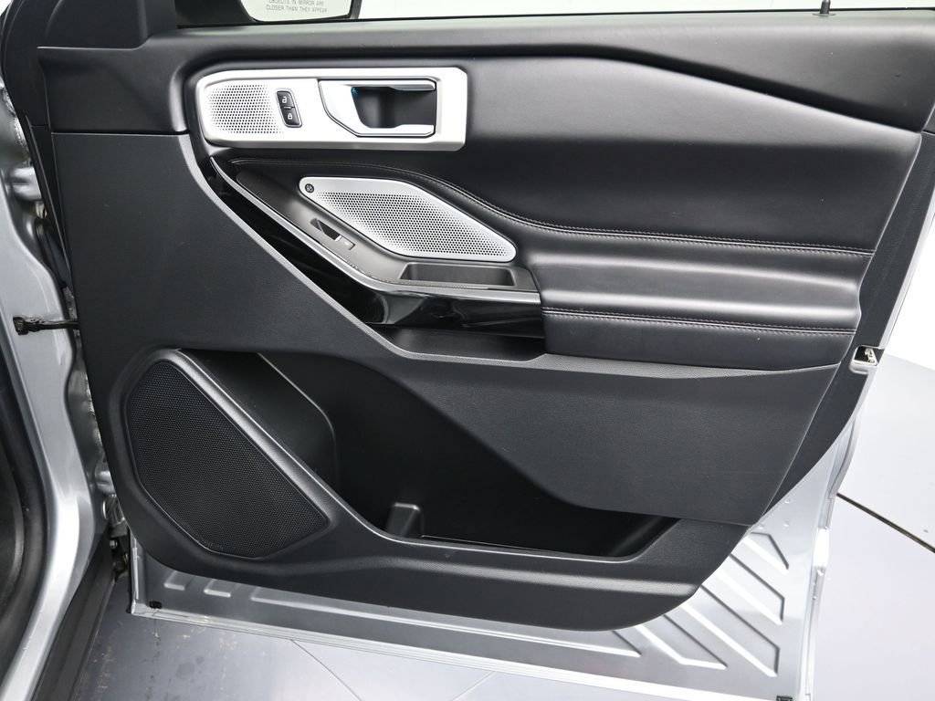 Used 2021 Ford Explorer Platinum w/ Equipment Group 601A image 30