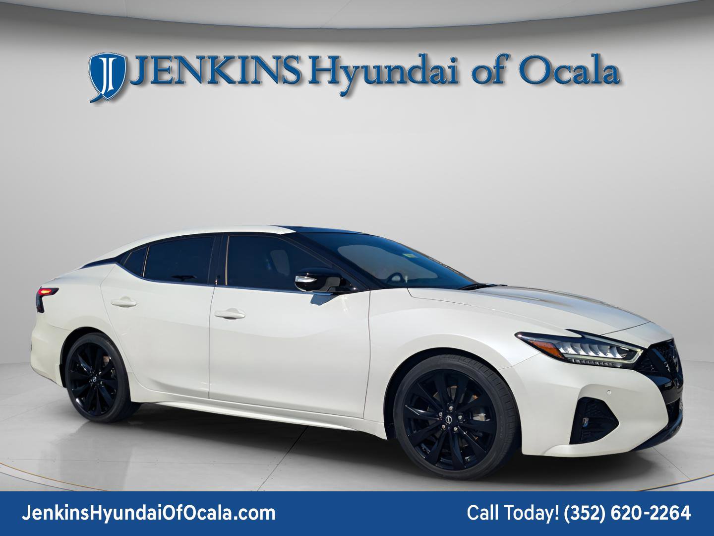 Used 2023 Nissan Maxima SR w/ Sport Mat Group image 1