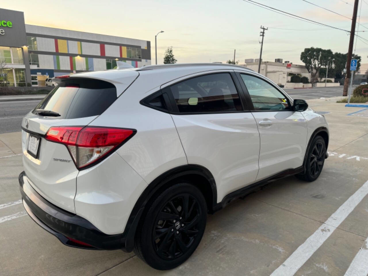 Used 2022 Honda HR-V Sport image 4