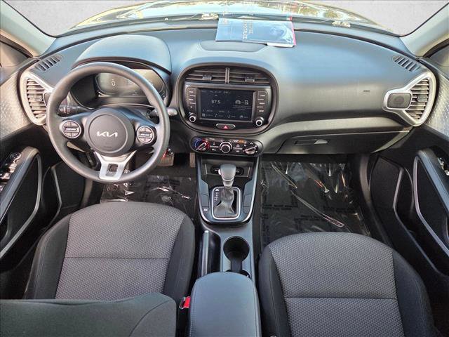Used 2024 Kia Soul LX w/ Option Group 015 image 17