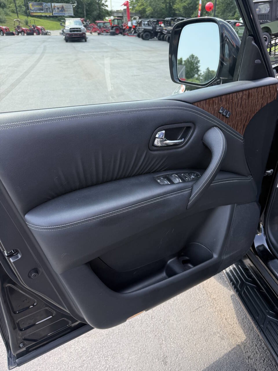 Used 2019 Nissan Armada Platinum w/ Captain's Chairs Package AWD/4WD image 15