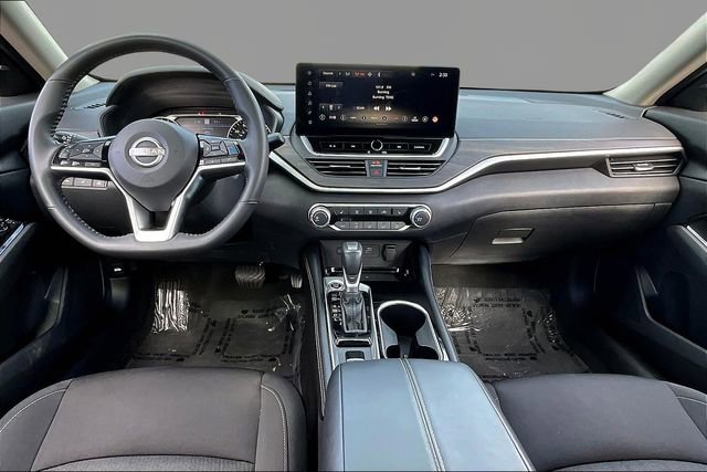 Used 2023 Nissan Altima 2.5 SV w/ SV Premium Package image 7