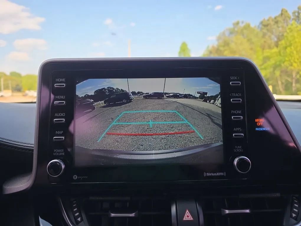 Used 2020 Toyota C-HR LE FWD image 29