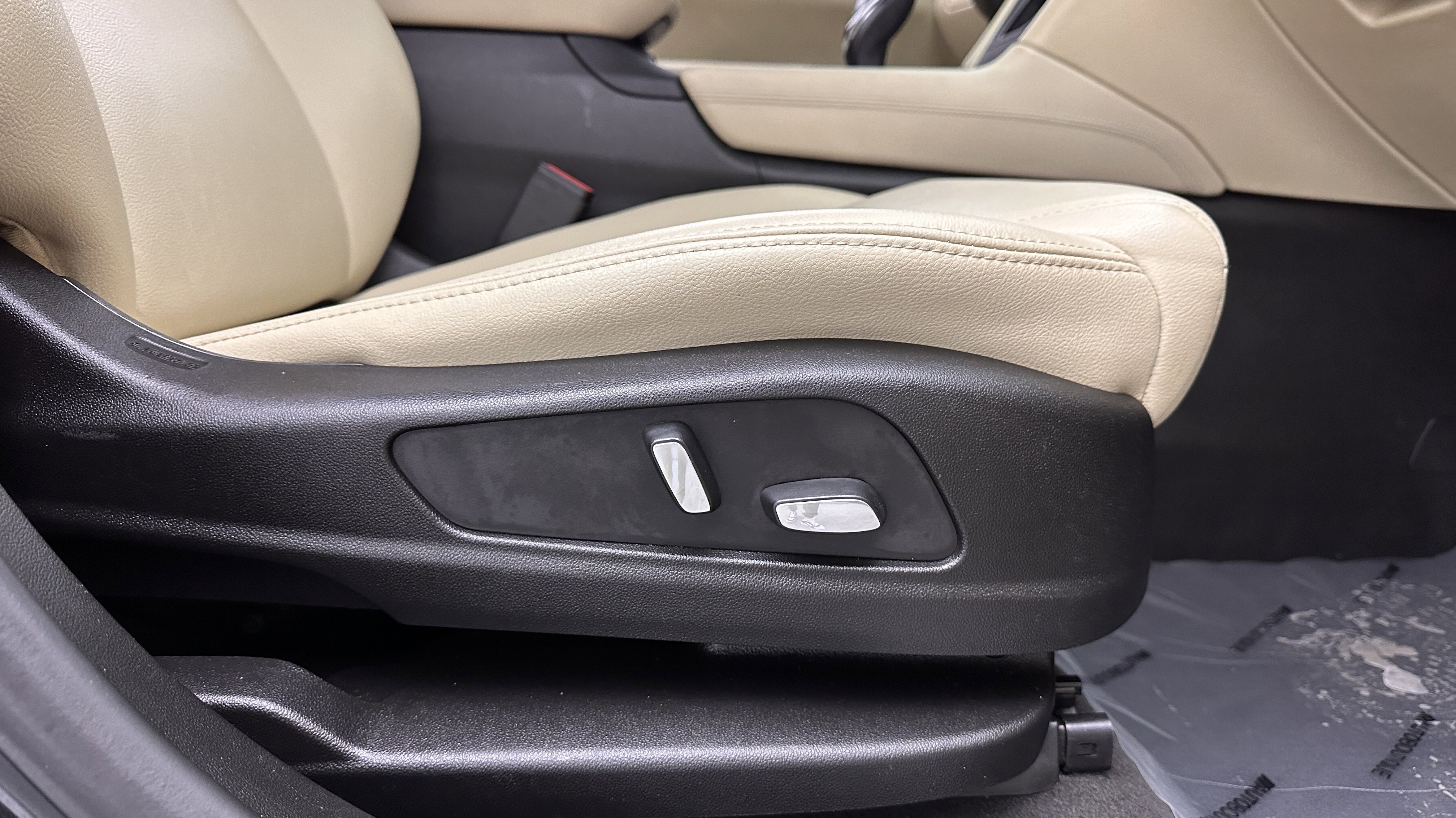 Used 2019 Cadillac XT5 FWD image 35