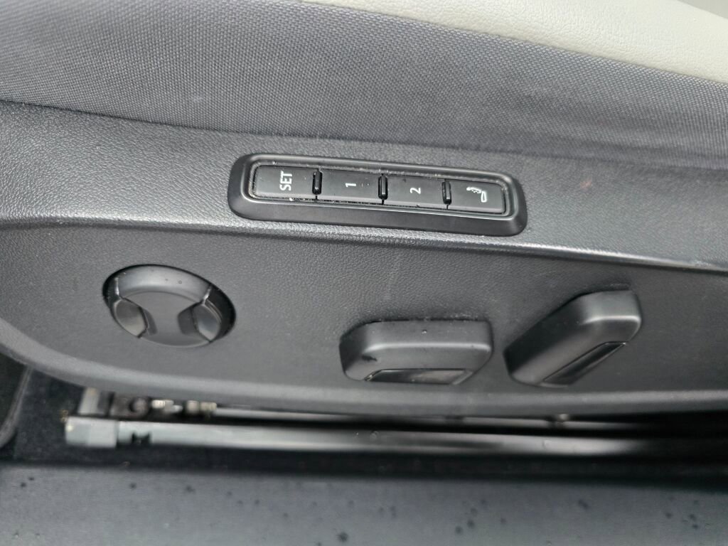 Used 2022 Volkswagen ID.4 Pro S image 24