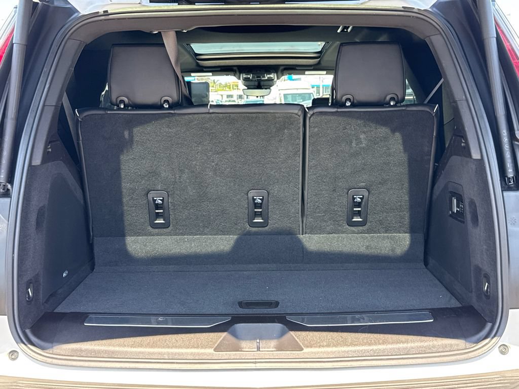 Used 2021 Cadillac Escalade Premium Luxury w/ Performance Package RWD image 11