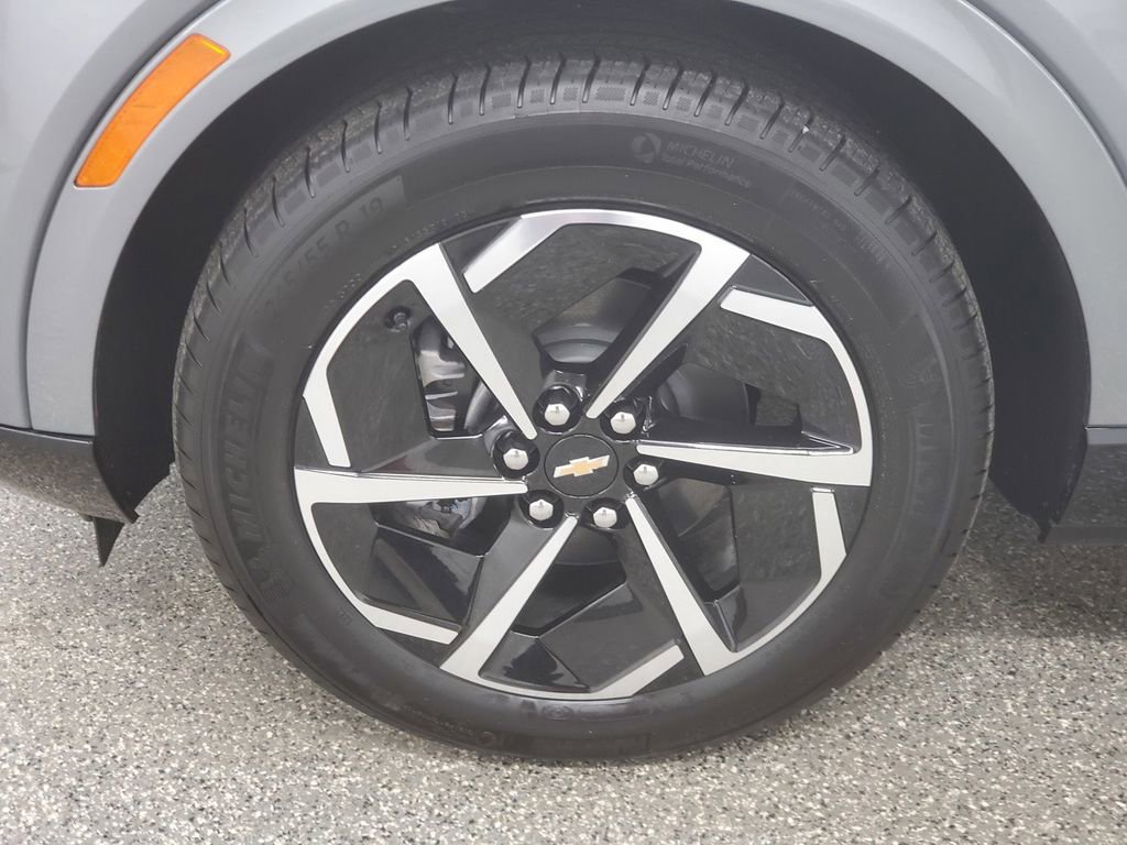 Used 2025 Chevrolet Equinox EV LT image 8