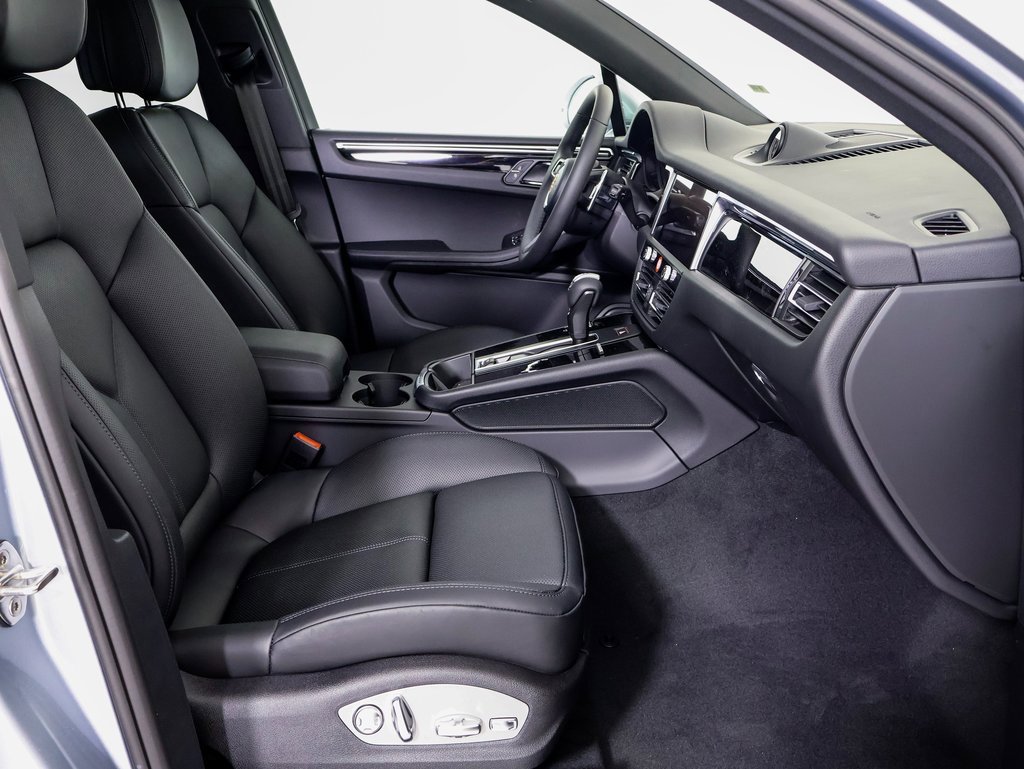 New 2026 Porsche Macan image 8