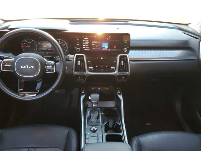 Used 2023 Kia Sorento S image 13