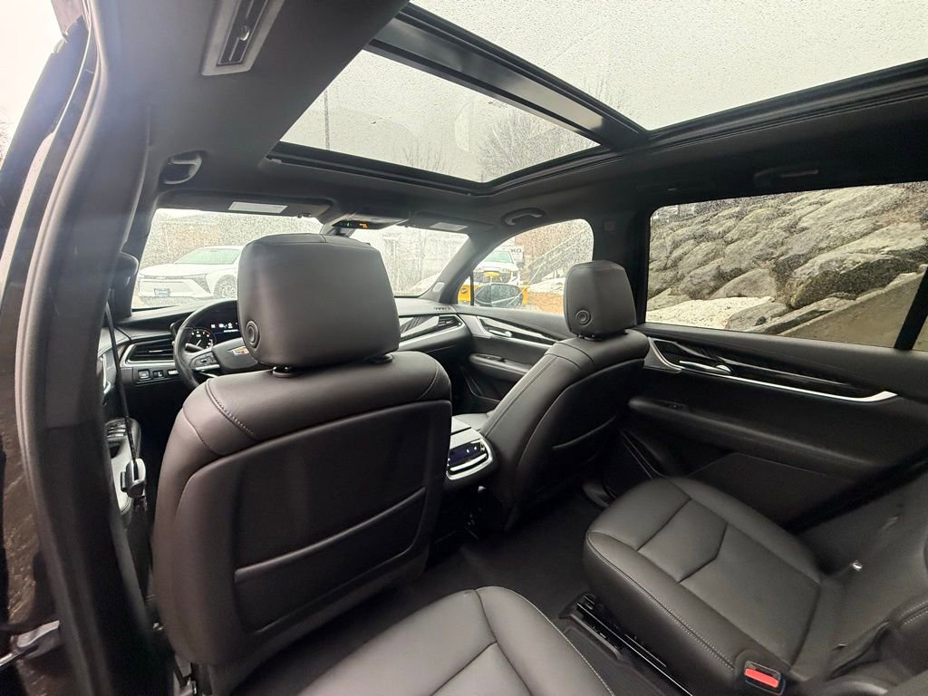 Used 2024 Cadillac XT6 Premium Luxury w/ Technology Package image 18