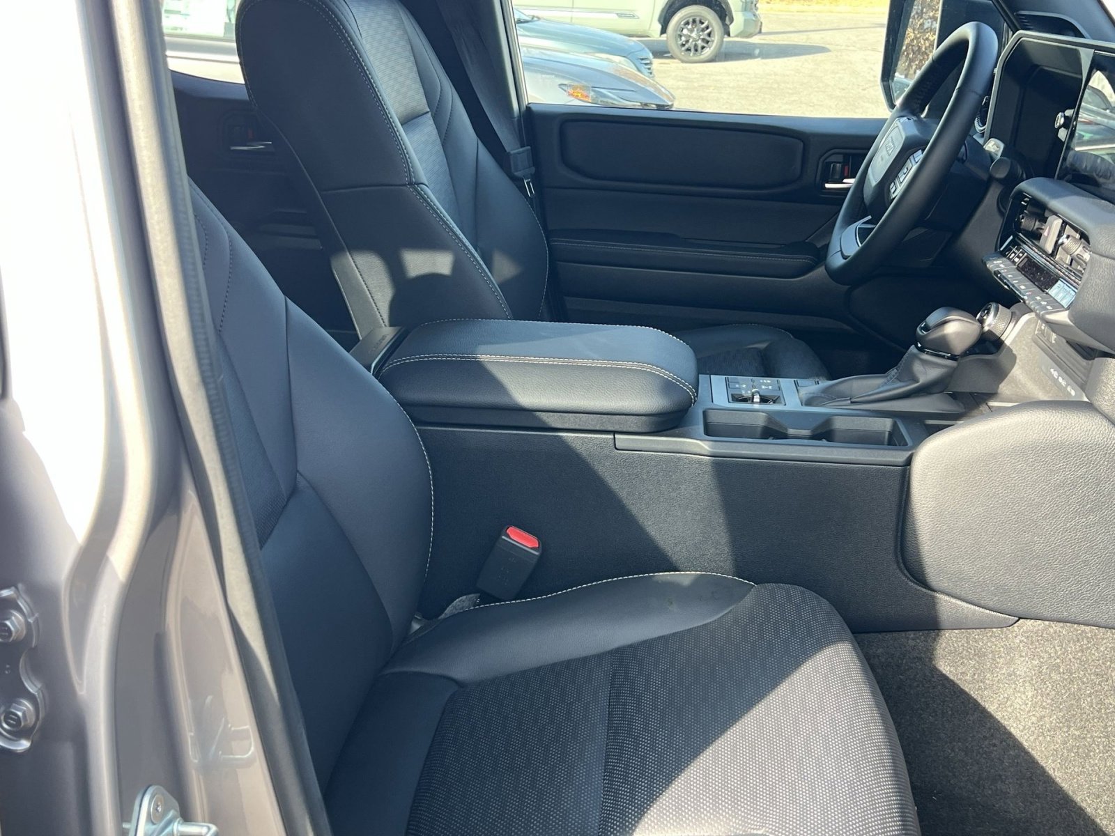 Used 2025 Toyota Land Cruiser image 27