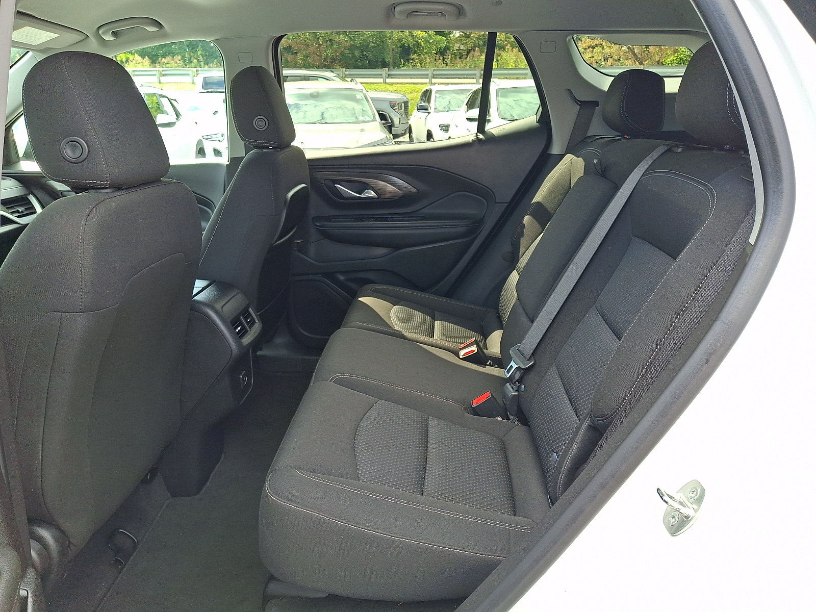 Used 2024 GMC Terrain SLE FWD image 10