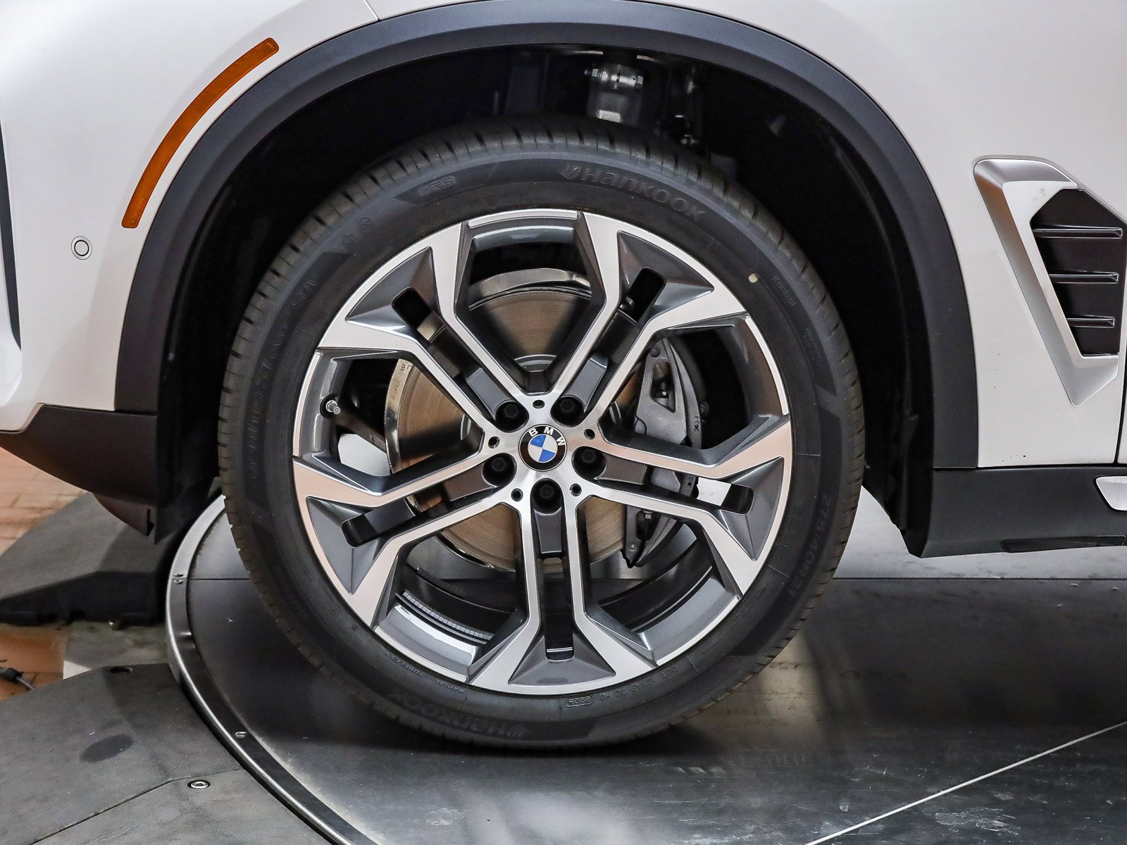 New 2026 BMW X5 sDrive40i w/ Premium Package image 12