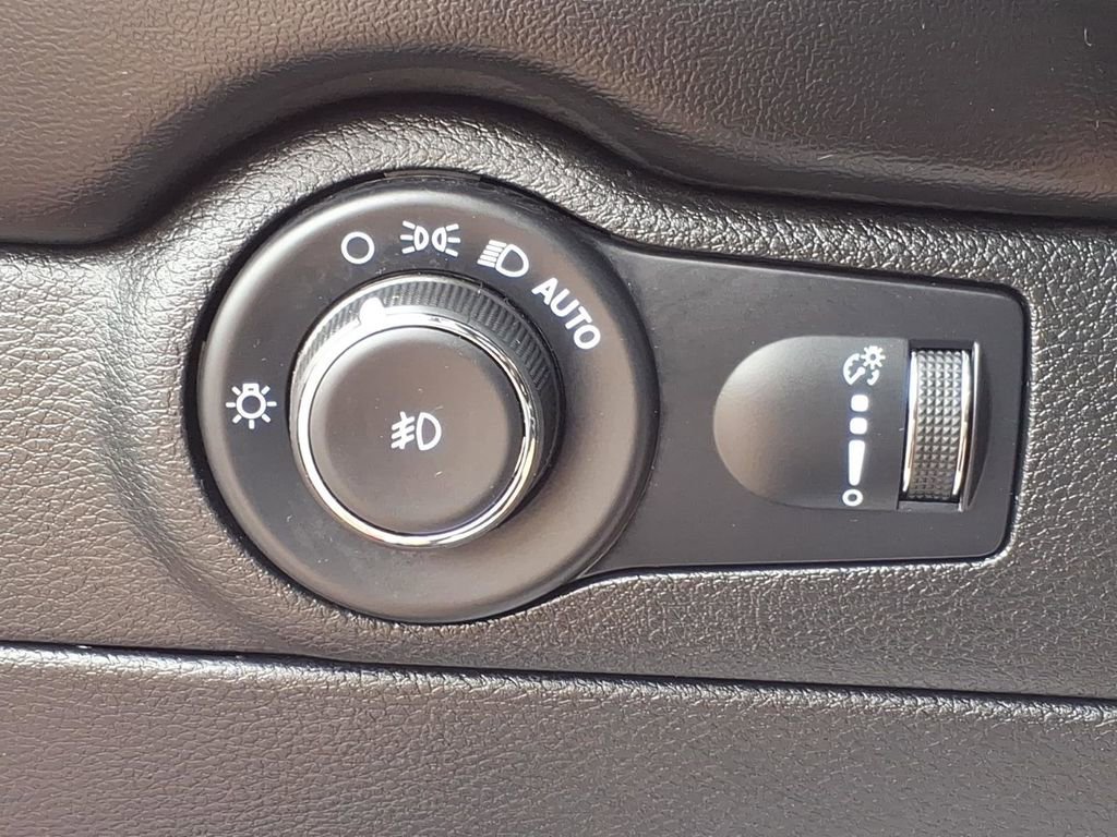 Used 2022 Dodge Durango R/T w/ Blacktop Package image 16