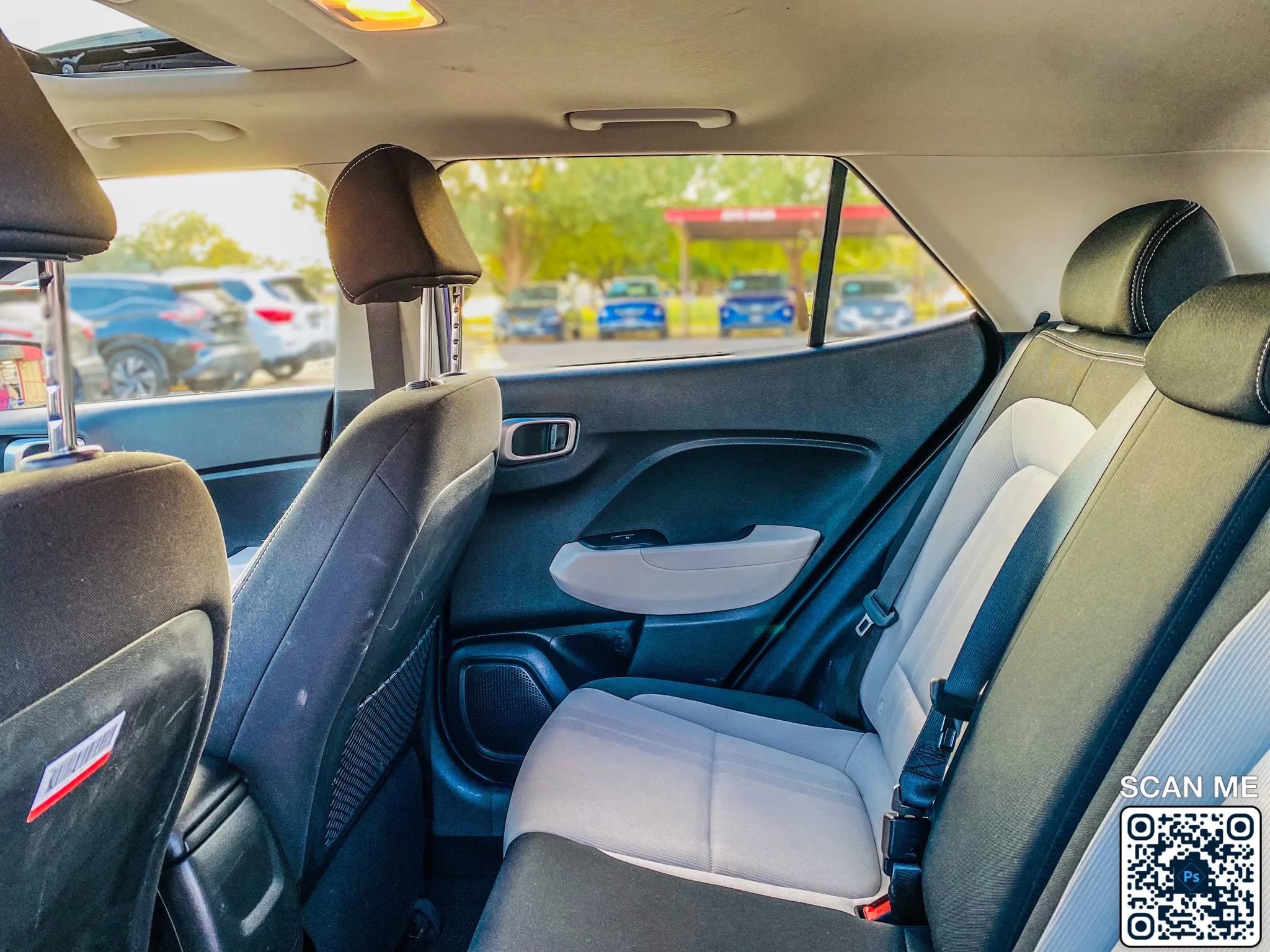 Used 2023 Hyundai Venue SEL image 28