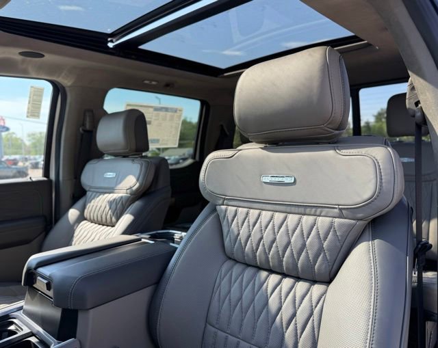 New 2026 Ford F350 Platinum w/ Platinum Plus Package AWD/4WD image 18
