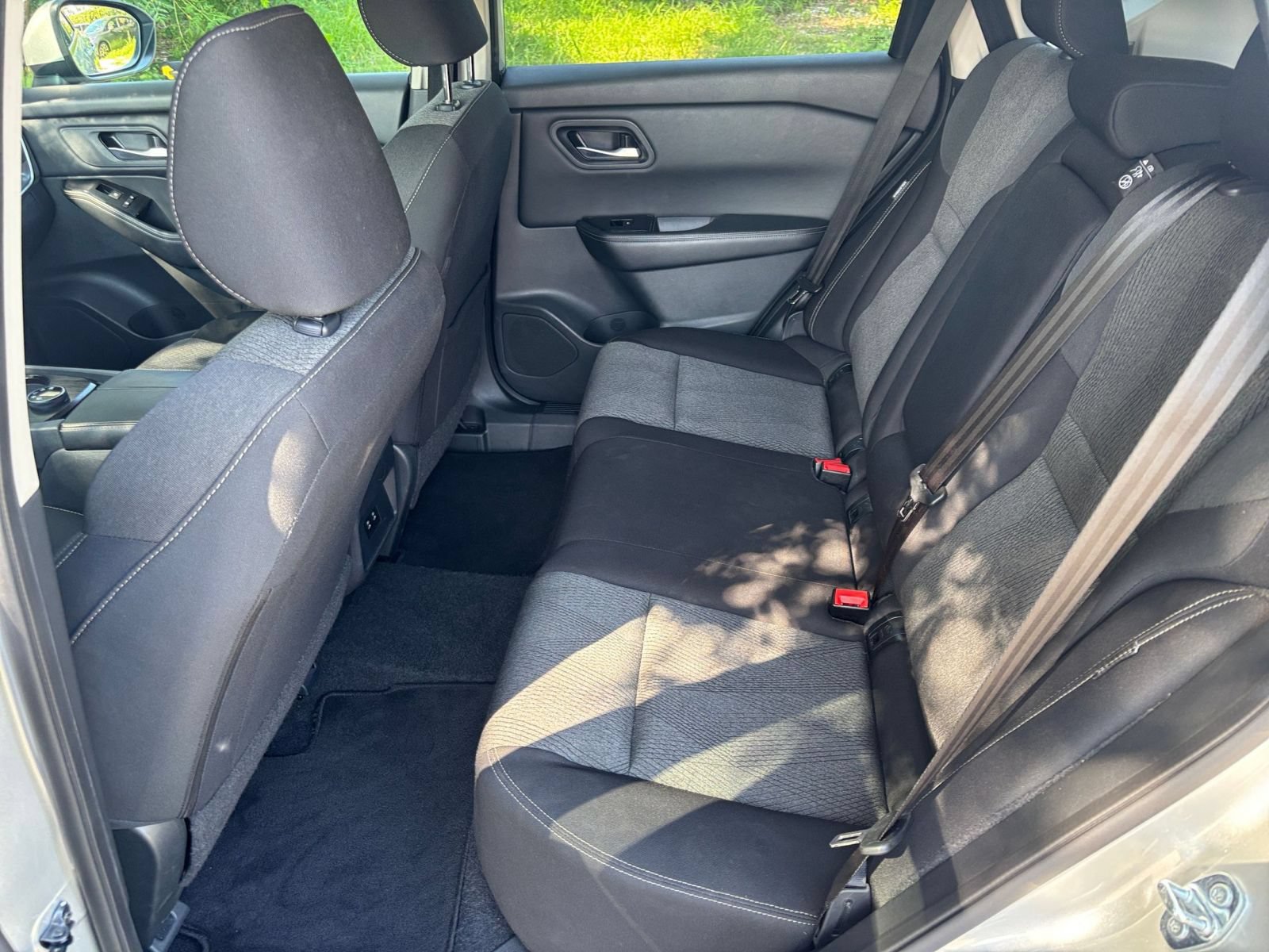 Used 2025 Nissan Rogue SV AWD/4WD image 27