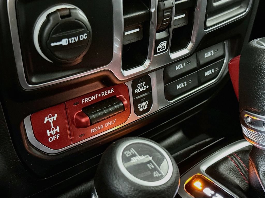 Used 2023 Jeep Gladiator Rubicon w/ Cold Weather Group AWD/4WD image 22