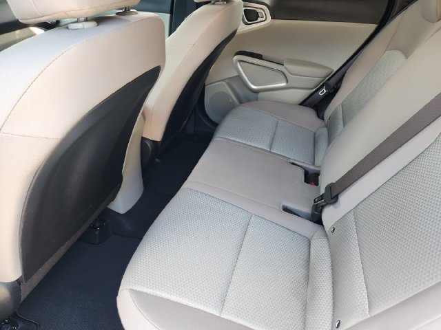 Used 2025 Kia Soul LX w/ LX Technology Package FWD image 30
