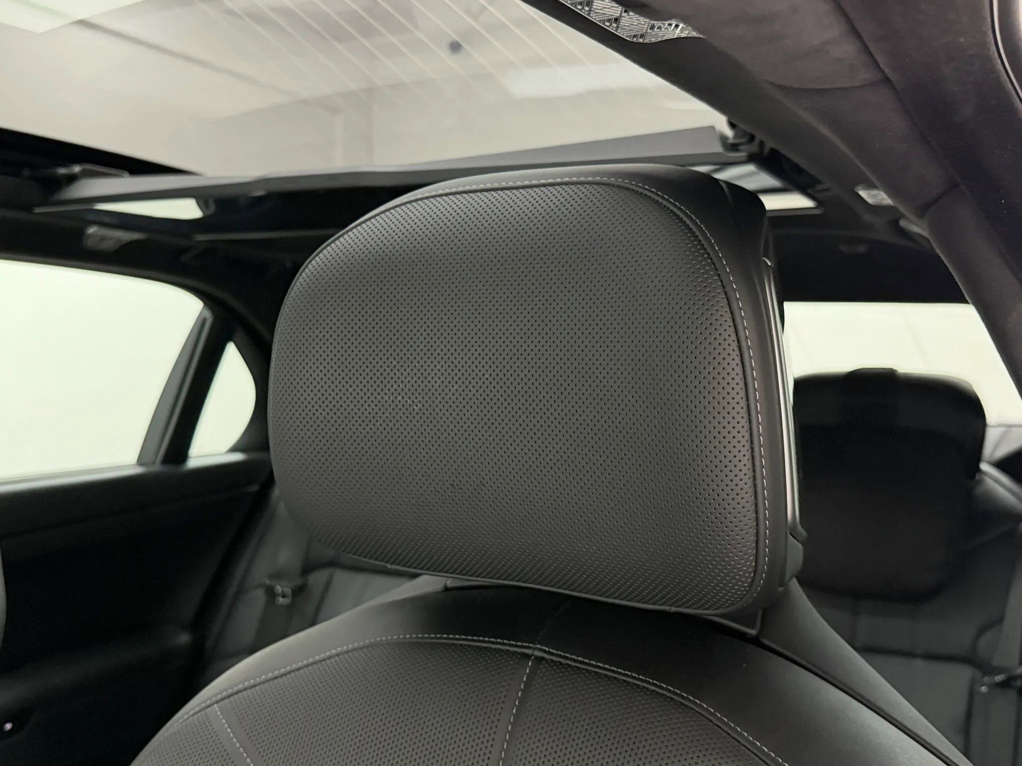 Used 2024 BMW 760i xDrive AWD/4WD image 40