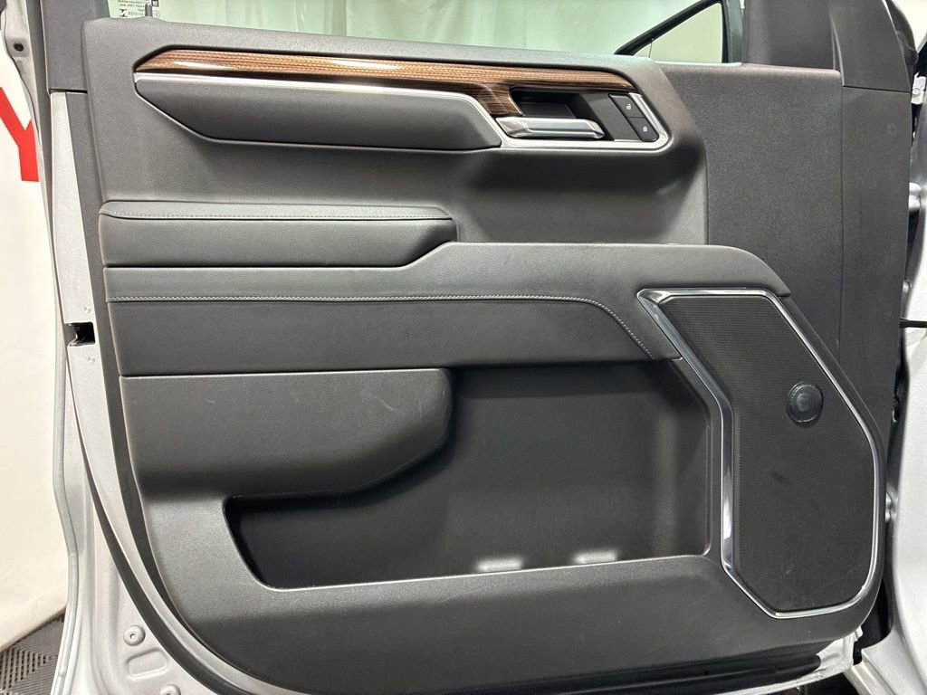 Used 2022 Chevrolet Silverado 1500 LT AWD/4WD image 22