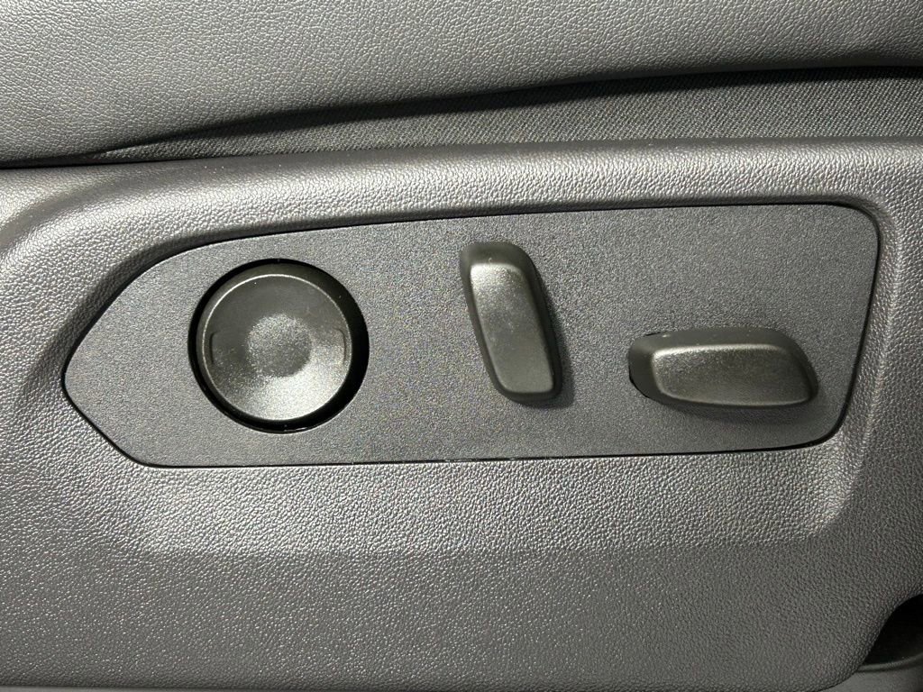 Used 2024 Chevrolet Silverado 2500 ZR2 w/ Technology Package AWD/4WD image 12