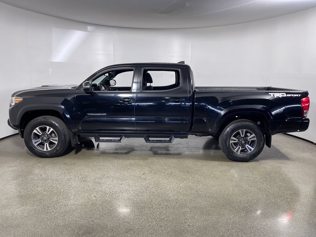 Used 2018 Toyota Tacoma TRD Sport RWD image 16