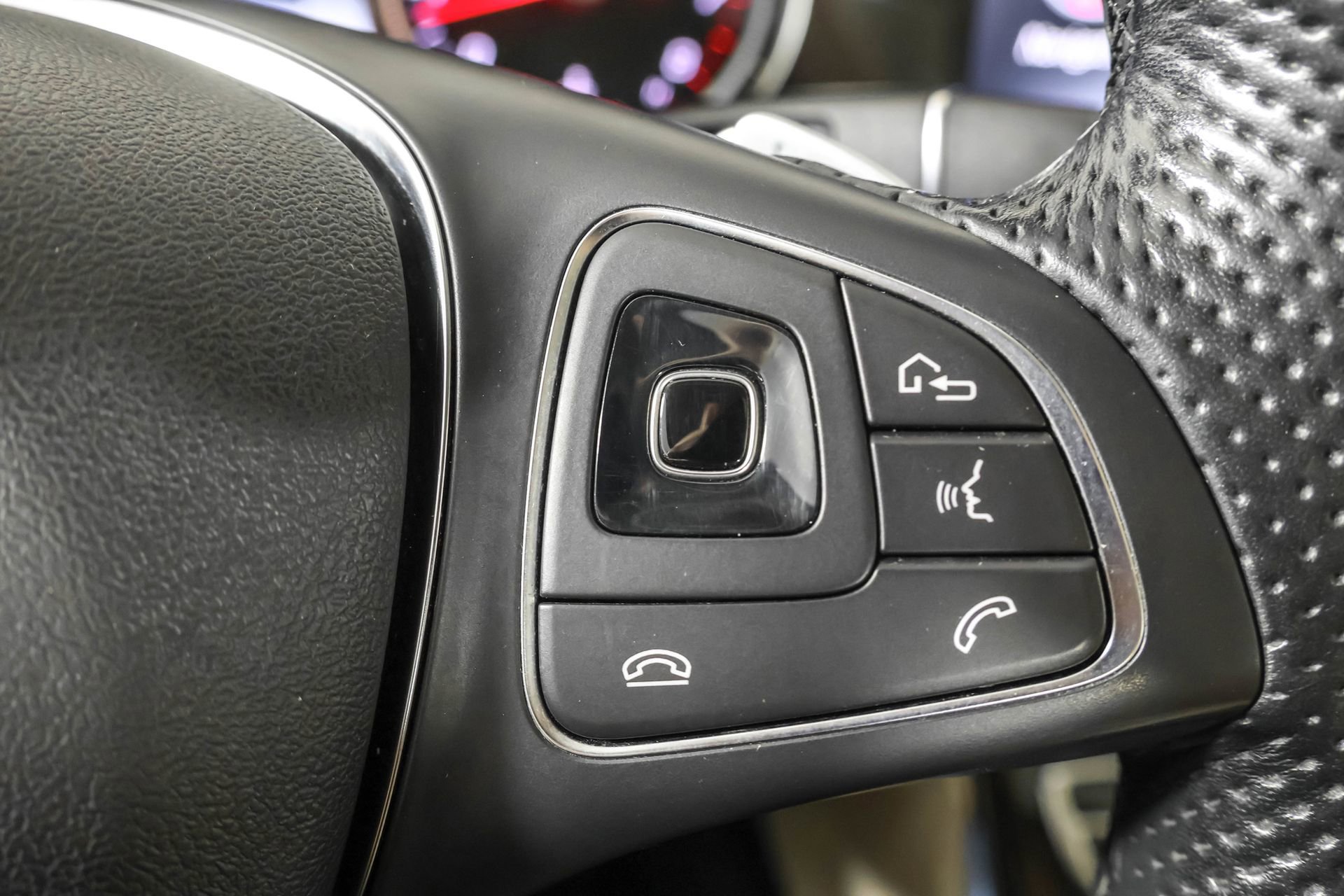 Used 2018 Mercedes-Benz E 300 4MATIC image 28
