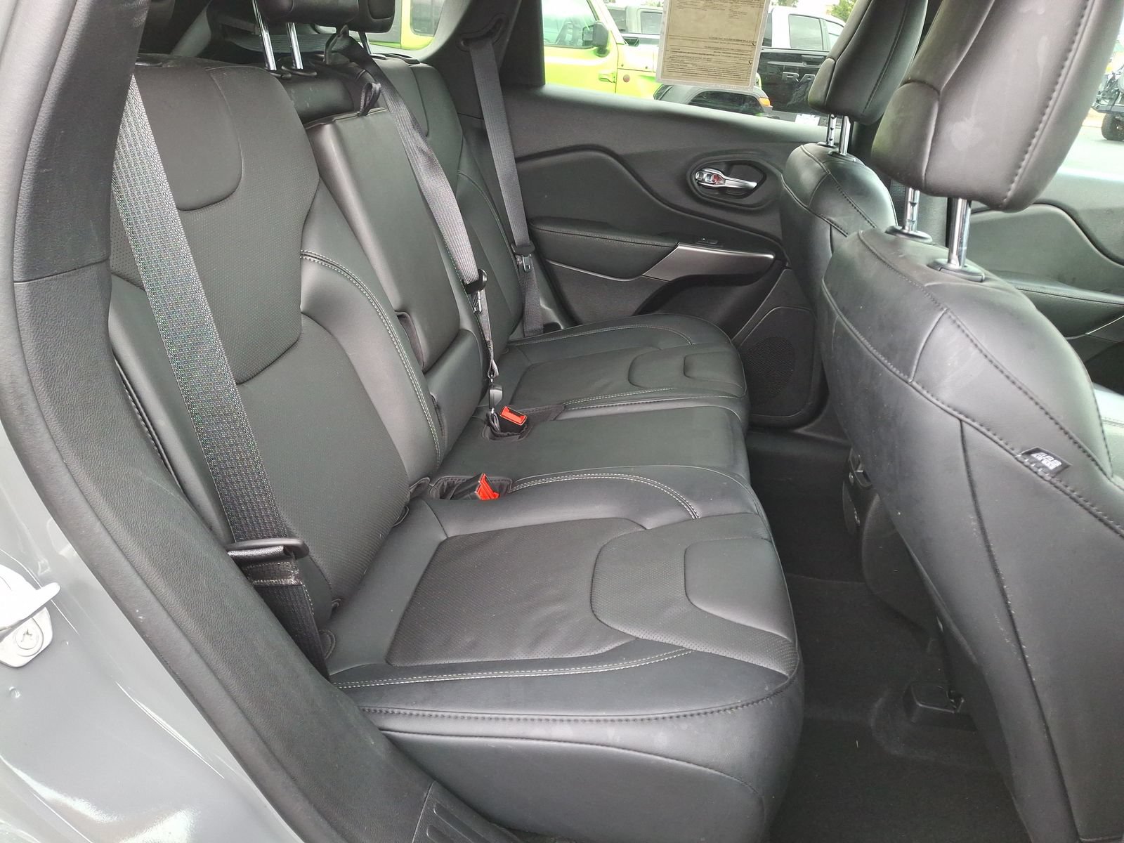 Used 2021 Jeep Cherokee Latitude Lux w/ Comfort/Convenience Group AWD/4WD image 20