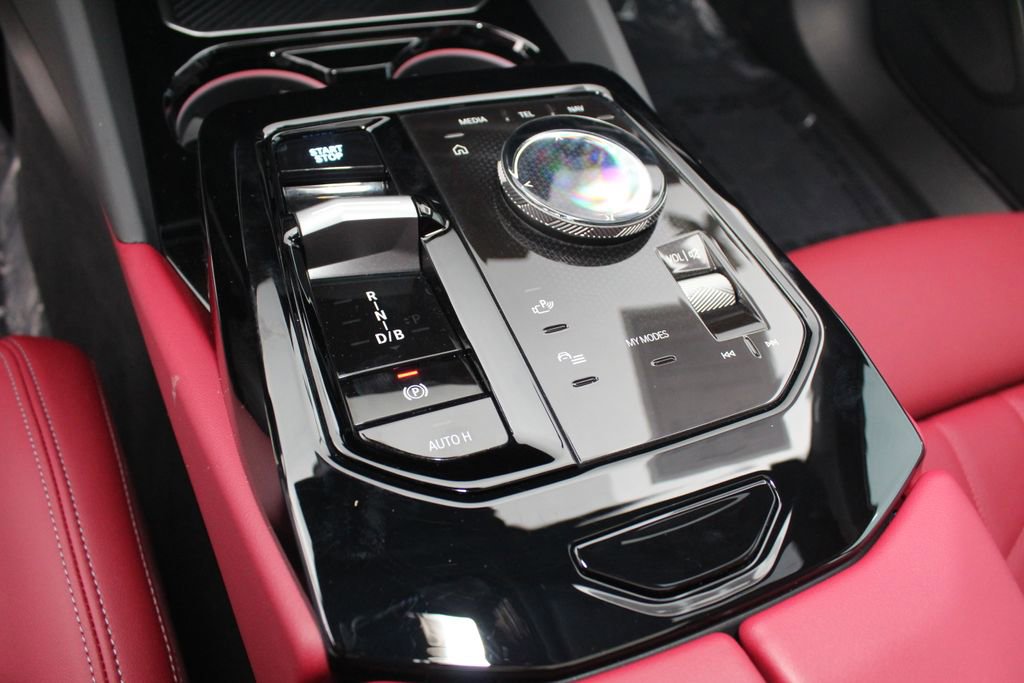 Used 2025 BMW i5 xDrive40 w/ Premium Package image 14